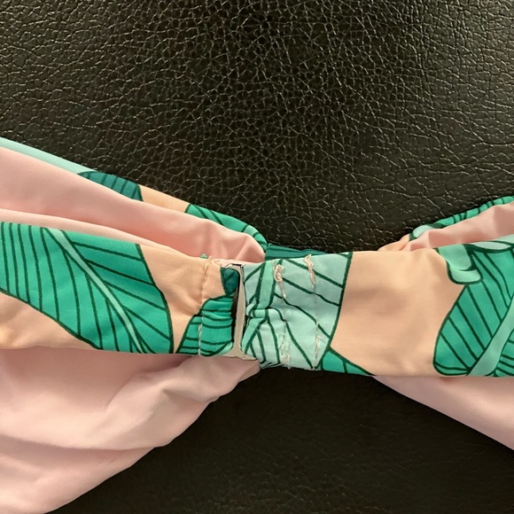2/$18 NEW Dippin’ Daisy’s Tropical Palm Leaf Strapless Bikini Top Size Large - Picture 2 of 5